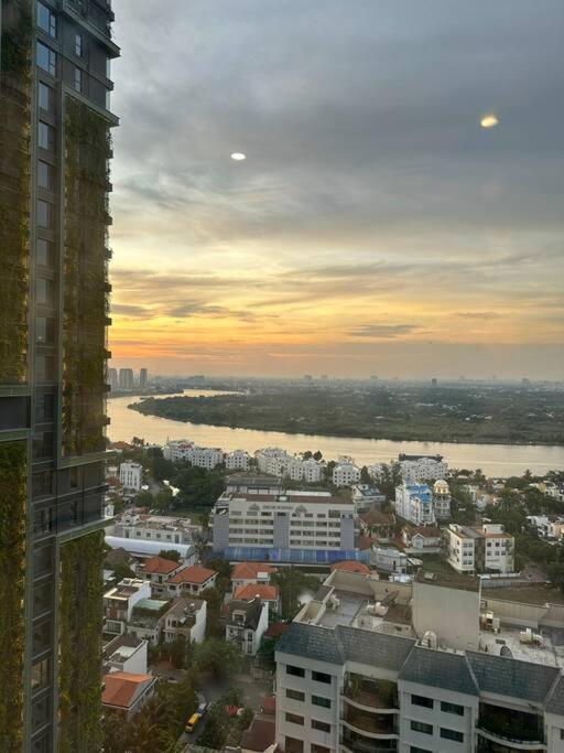 Riverview 2 Bedrooms In Lumiere Riverside - High-End And Brand-New Ho Chi Minh City Exterior photo