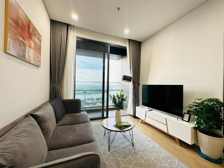 Riverview 2 Bedrooms In Lumiere Riverside - High-End And Brand-New Ho Chi Minh City Exterior photo